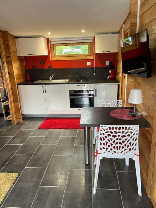 Chalet 2 Personnes Avec Jacuzzi Et Piscine Saisonniere Partagee Corcieux Ngoại thất bức ảnh