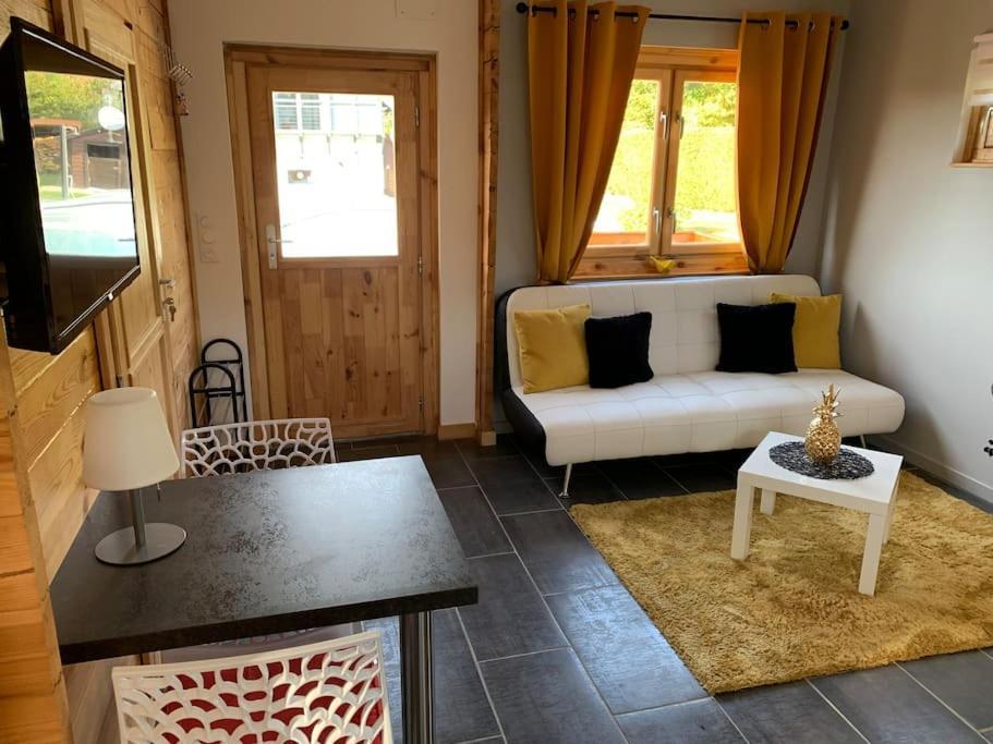 Chalet 2 Personnes Avec Jacuzzi Et Piscine Saisonniere Partagee Corcieux Ngoại thất bức ảnh