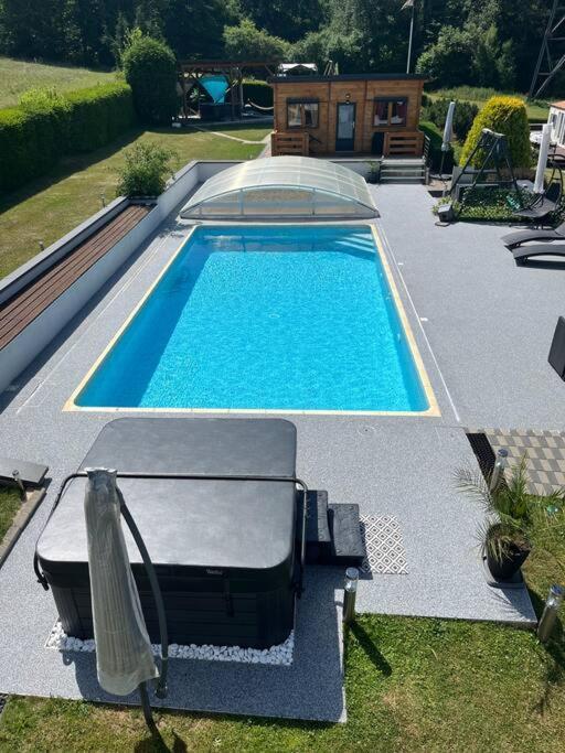 Chalet 2 Personnes Avec Jacuzzi Et Piscine Saisonniere Partagee Corcieux Ngoại thất bức ảnh