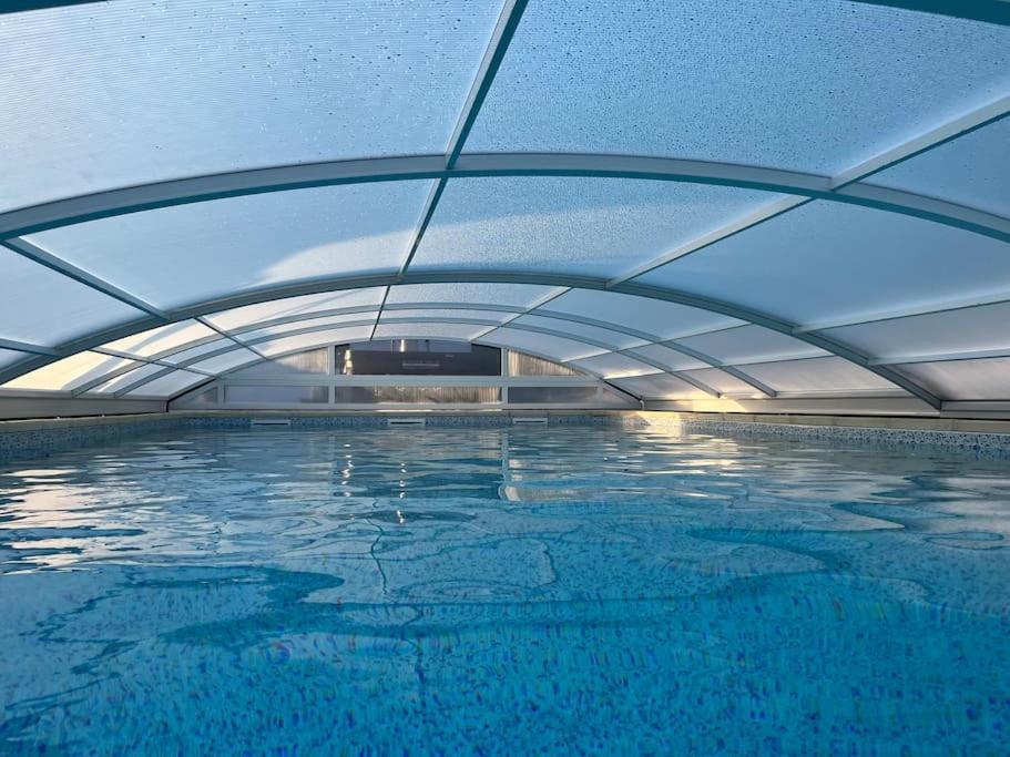 Chalet 2 Personnes Avec Jacuzzi Et Piscine Saisonniere Partagee Corcieux Ngoại thất bức ảnh